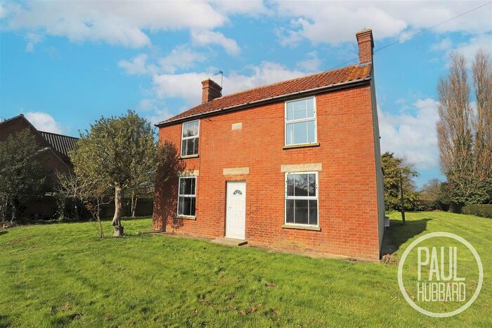 3 Bedroom Detached House For Sale In Lound Road, Blundeston, NR32