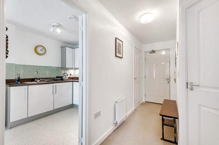 1 Bedroom Flat To Rent In Worcester Close London, SE20