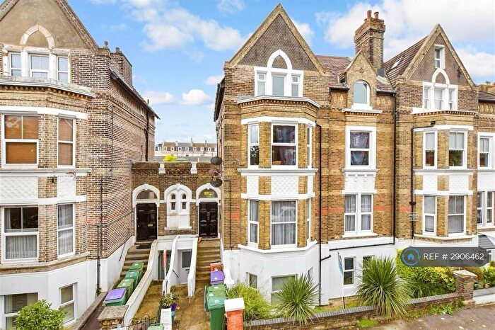 2 Bedroom Flat To Rent In Ingles Road, Folkestone, CT20