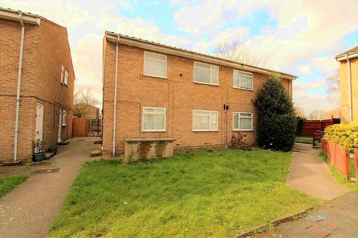 2 Bedroom Flat To Rent In Melina Close, Hayes, UB3