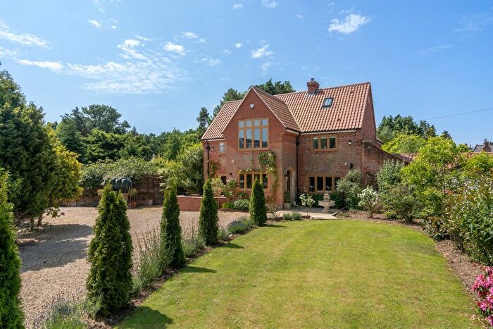 4 Bedroom Detached House For Sale In Norwich Road, Reepham, Norwich, NR10
