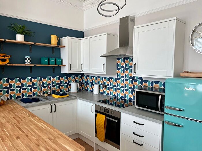 2 Bedroom Flat To Rent In Eastern Villas Road, Southsea, Hampshire, PO4