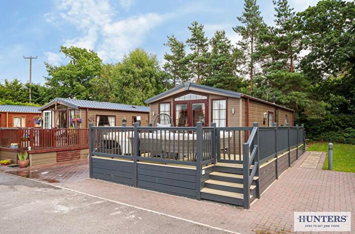 2 Bedroom Lodge For Sale In Cliffe Common, Selby, YO8