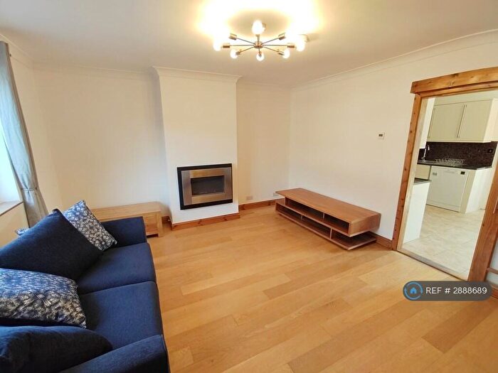 4 Bedroom Semi-Detached House To Rent In Leete Road, Cambridge, CB1