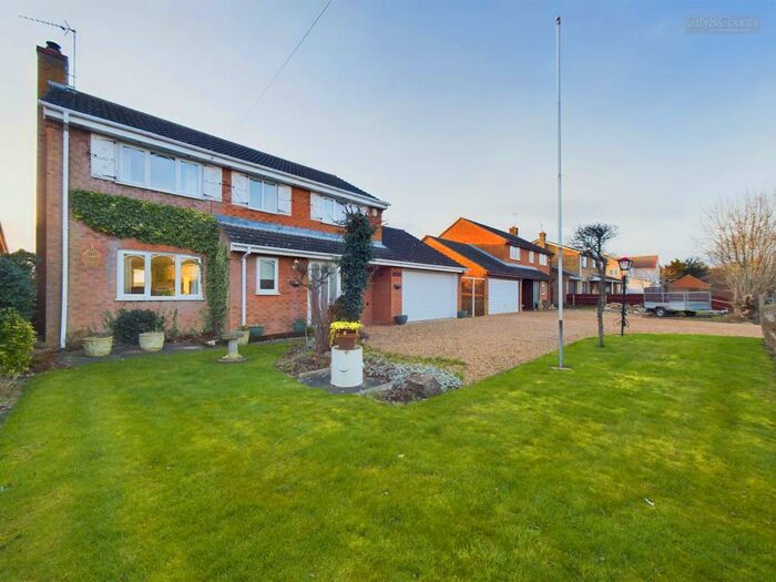 4 Bedroom Detached House For Sale In Morborne Road, Folksworth, Peterborough, PE7