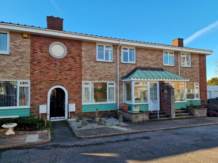 2 Bedroom Terraced House To Rent In Petitor Road, St Marychurch, TQ1