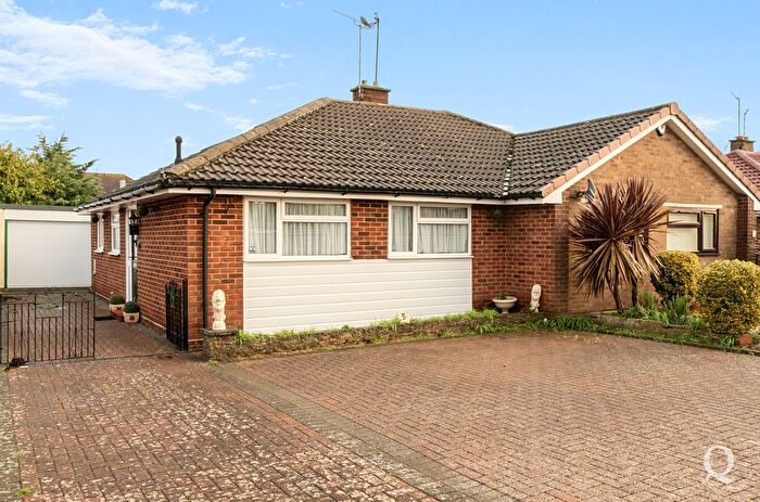 2 Bedroom Bungalow For Sale In Gerrards Drive, Sittingbourne, Kent, ME10