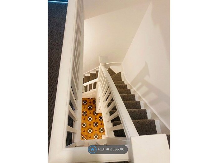 3 Bedroom Semi-Detached House To Rent In Earlsdon Ave South, Coventry, CV5