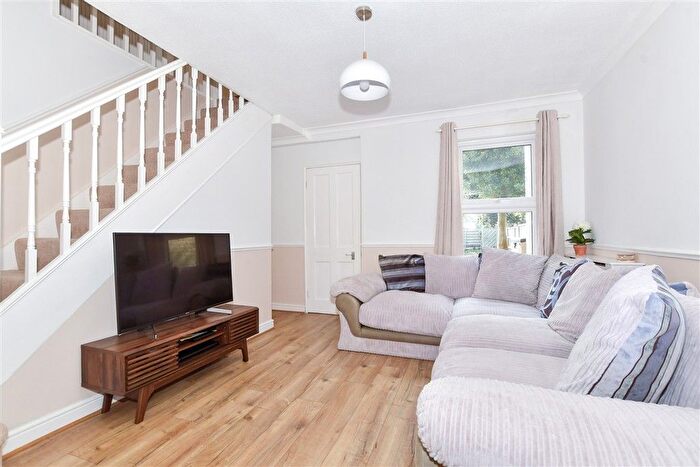 3 Bedroom End Of Terrace House For Sale In Heathorn Street, Maidstone, Kent, ME14