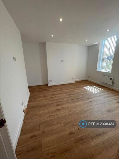 2 Bedroom Flat To Rent In Station St, Burton-On-Trent, DE14
