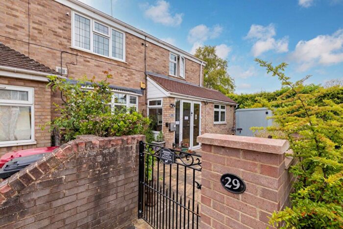 5 Bedroom End Of Terrace House For Sale In High Street, Langley, SL3