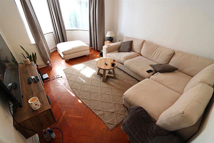 3 Bedroom Property To Rent In Alexandra Drive, Surbiton, Surrey, KT5