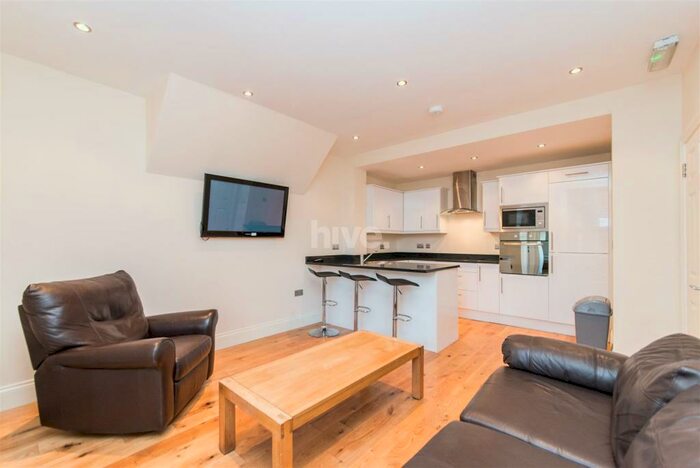 3 Bedroom Flat To Rent In Bolingbroke Street, Heaton, Newcastle Upon Tyne, NE6