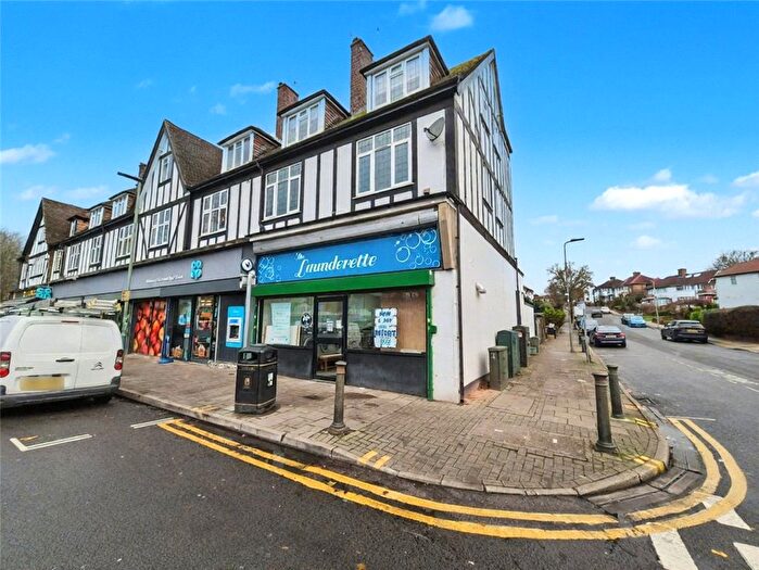 2 Bedroom Flat For Sale In Crescent Way, Orpington, BR6