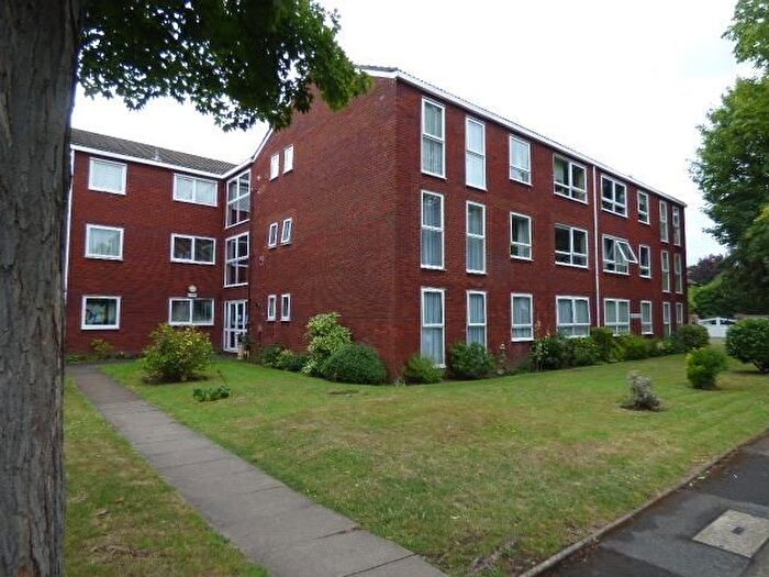 2 Bedroom Flat To Rent In Austin Court, Village Road, Bush Hill Park, EN1