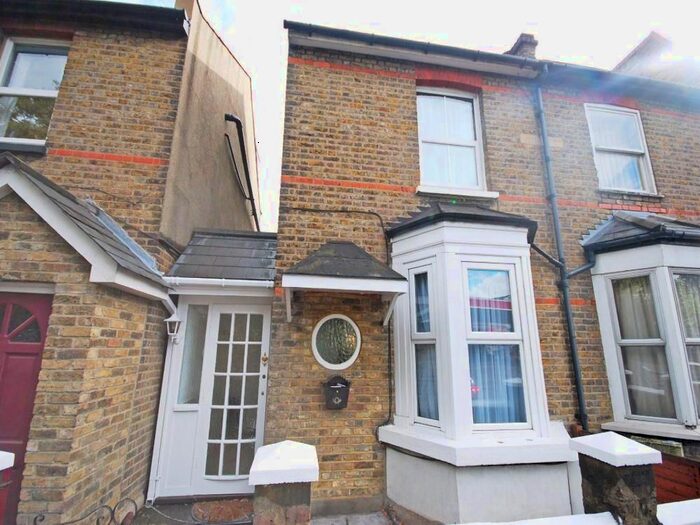 2 Bedroom End Of Terrace House To Rent In Staines Road, Twickenham, TW2