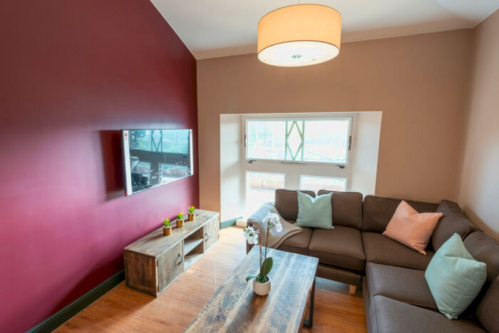 6 Bedroom Block Of Apartments To Rent In Flat J Bishop Blackall School, Exeter, EX4