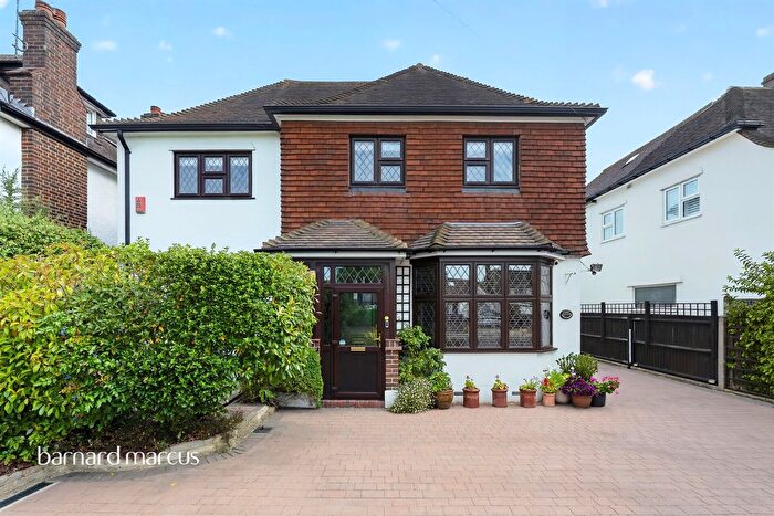 3 Bedroom Detached House For Sale In Park Avenue East, Epsom, KT17