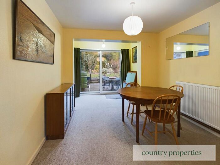 3 Bedroom End Of Terrace House For Sale In Knightsfield, Welwyn Garden City, AL8