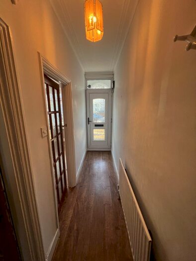 3 Bedroom Town House To Rent In Westminster Road, London, N9