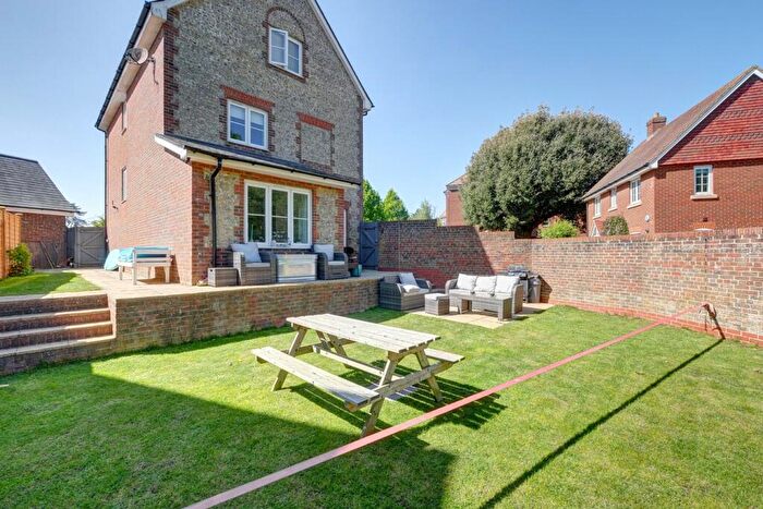 5 Bedroom Detached House For Sale In Chichester Road, Hellingly, BN27