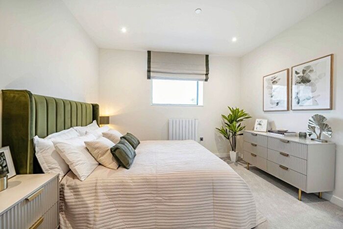 1 Bedroom Flat To Rent In Chertsey, Surrey, KT16