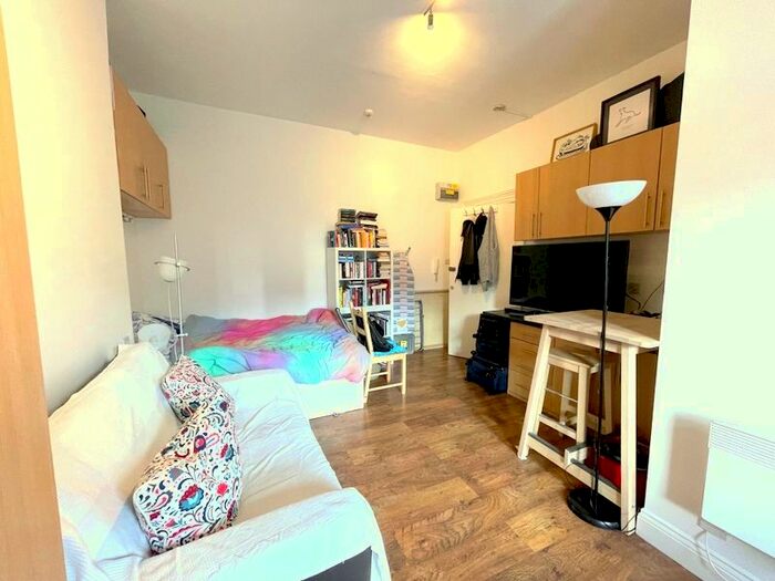 Studio To Rent In Quex Mews, London, NW6