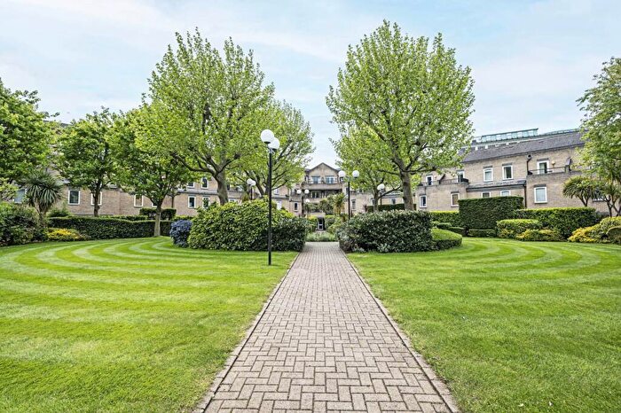 1 Bedroom Flat For Sale In Conant Mews, Aldgate, London, E1