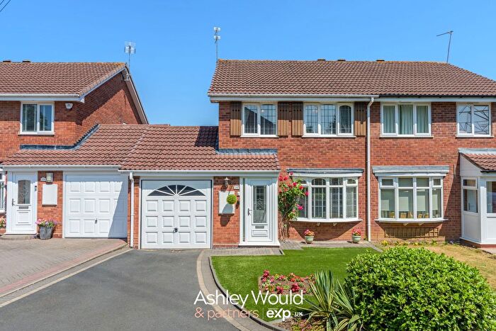 3 Bedroom Semi Detached House For Sale In Stanmore Grove, Halesowen, B62