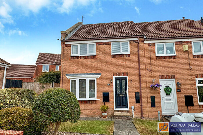 3 Bedroom End Of Terrace House For Sale In Lilburn Close, East Boldon, NE36