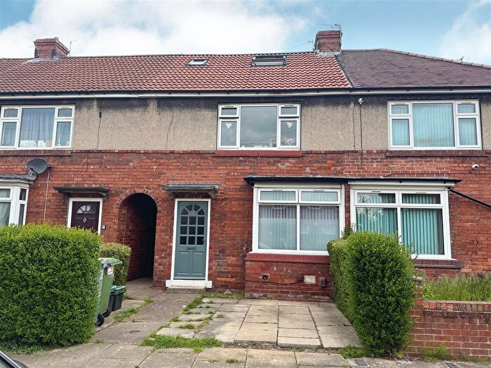 4 Bedroom Semi Detached House For Sale In Asquith Avenue, York, YO31