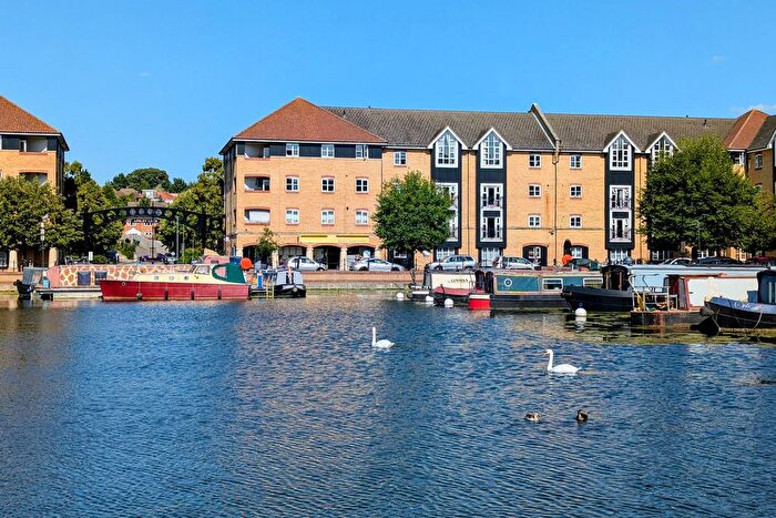 2 Bedroom Flat For Sale In Stephenson Wharf, Hemel Hempstead, HP3