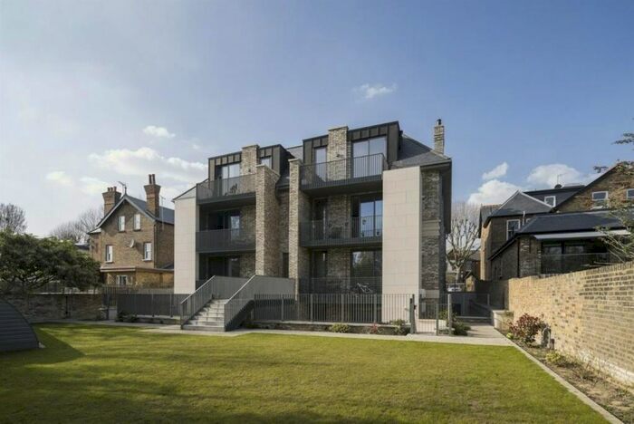 2 Bedroom Flat To Rent In Carlton Road, London, W5