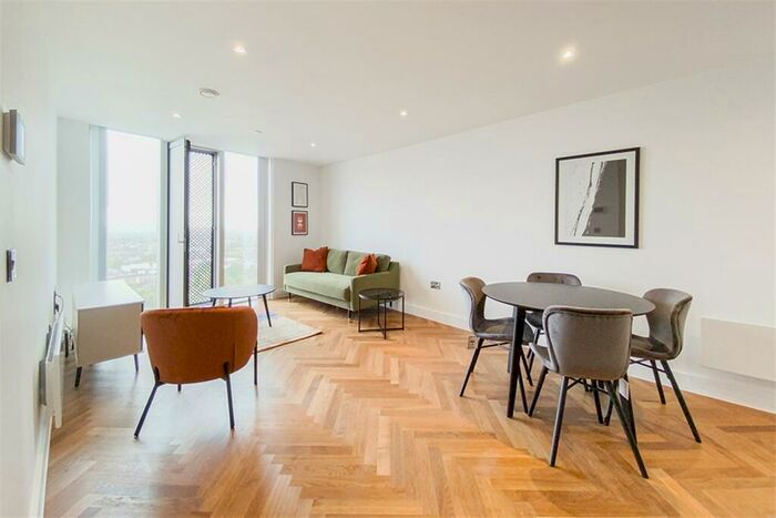 2 Bedroom Apartment To Rent In East Tower, Owen Street, M15