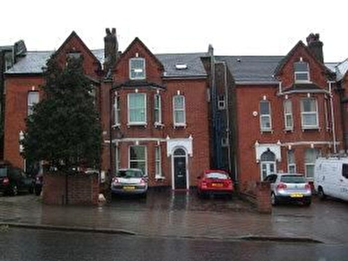 3 Bedroom Maisonette To Rent In Knight Hill, London, SE27