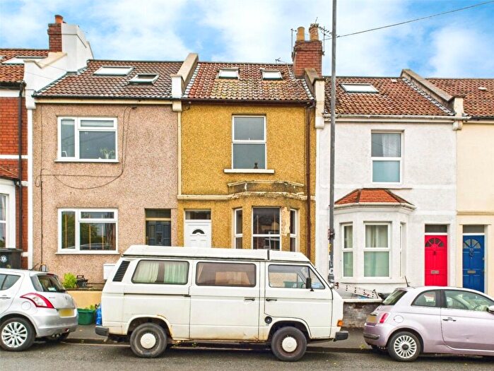 2 Bedroom Terraced House For Sale In Luckwell Road, Bristol, BS3