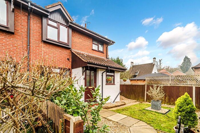 1 Bedroom End Terrace House For Sale In Elmer Mews, Fetcham, Leatherhead, KT22