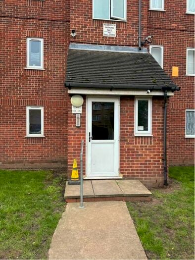 2 Bedroom Flat To Rent In Wigston Close, London, N18