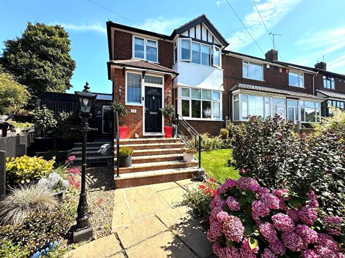 3 Bedroom End Of Terrace House For Sale In Hart Lane, Round Green, Luton, Bedfordshire, LU2