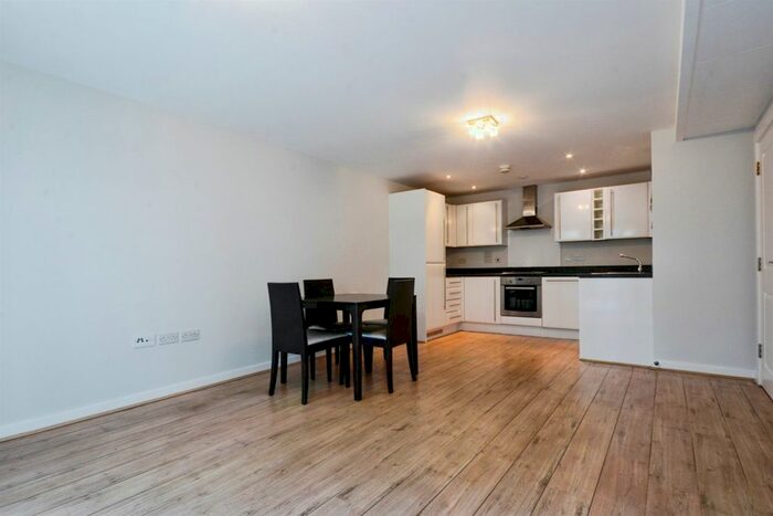1 Bedroom Flat To Rent In Midland Road, Hemel Hempstead, HP2