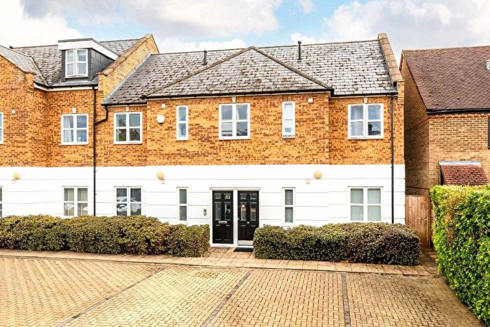 1 Bedroom Flat To Rent In Napier Road, Ashford, TW15