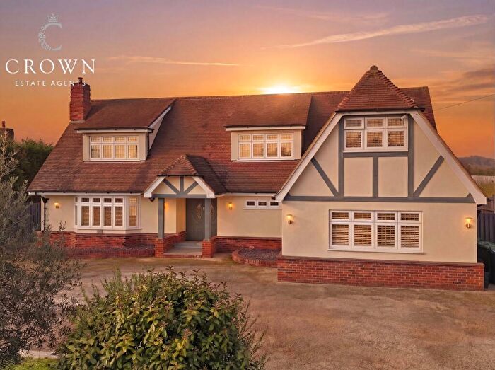 4 Bedroom Detached House For Sale In Glebe Road, Ramsden Bellhouse, Billericay, CM11