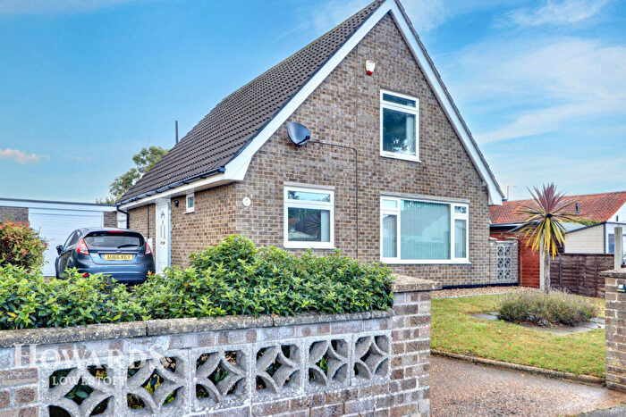 3 Bedroom Chalet For Sale In Edgerton Road, Lowestoft, NR33