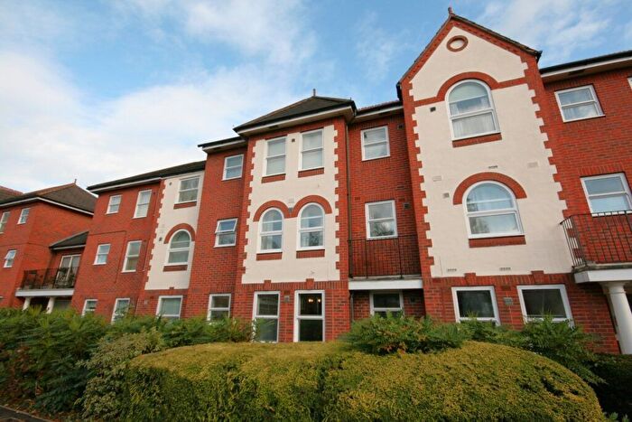 2 Bedroom Flat To Rent In Coopers Gate, Banbury, Oxon, OX16