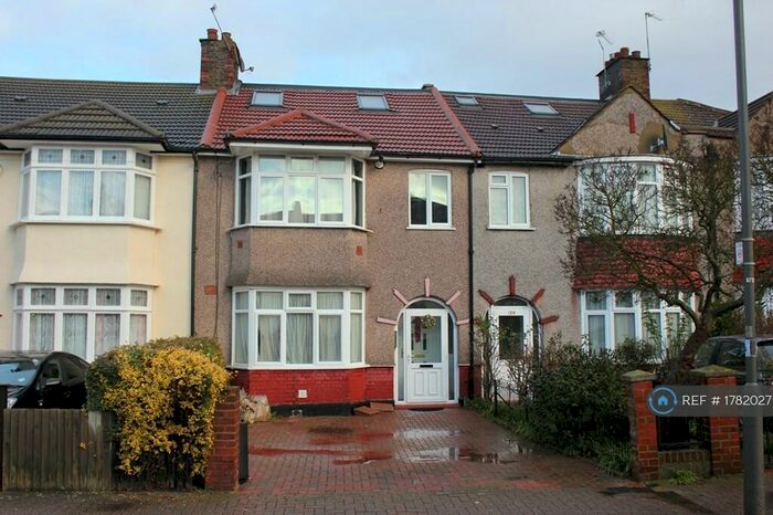 1 Bedroom Flat To Rent In Byrne Road, London, SW12