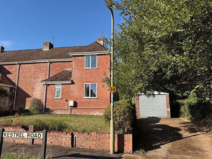 3 Bedroom Semi-Detached House To Rent In Kestrel Road, Eastleigh, SO50