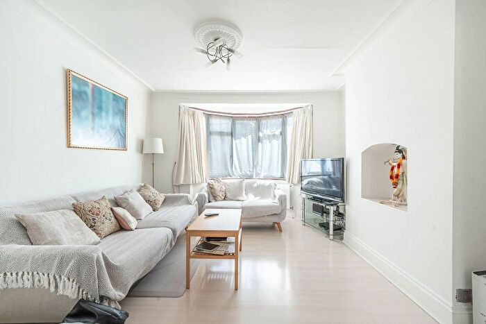 3 Bedroom Semi Detached House To Rent In Grange Hill, Edgware, HA8