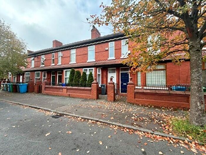 2 Bedroom Apartment To Rent In Elmswood Avenue, M14