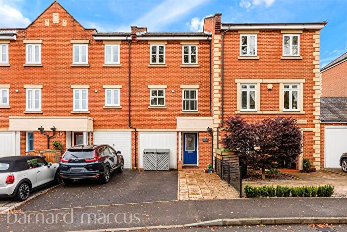 4 Bedroom Terraced House For Sale In Royal Earlswood Park, Redhill, RH1