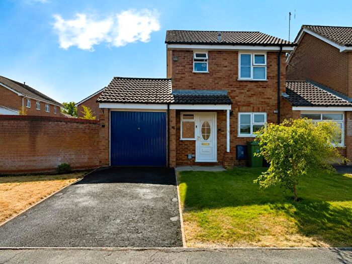 2 Bedroom Detached House For Sale In Sandringham Way, Frimley, Camberley, Surrey, GU16